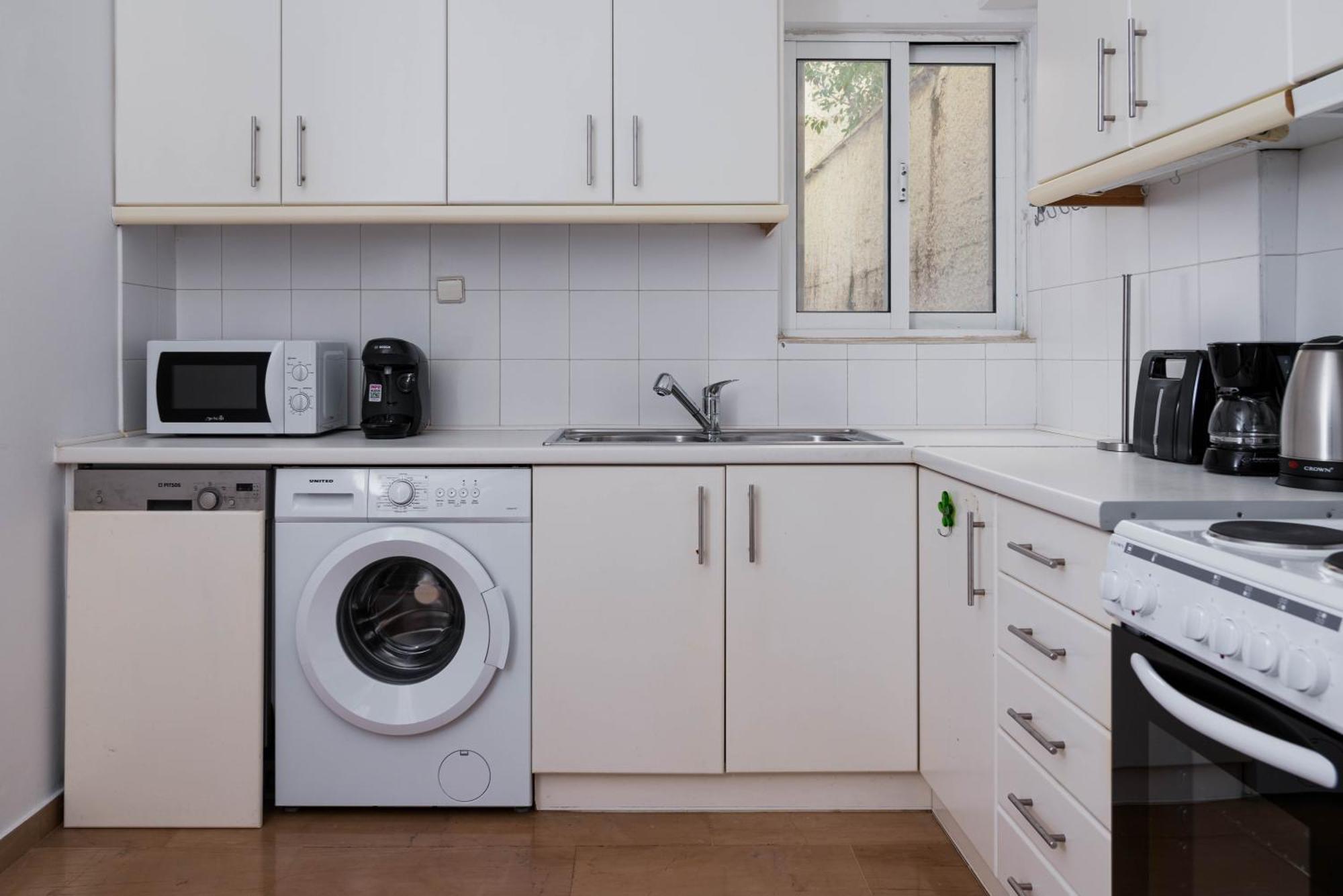 Apartment Spacious Nest 2bd Next To Acropolis Athens